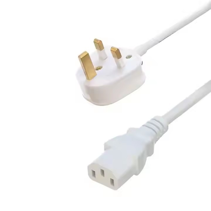 UK BS Approval C13 C14 Power Cord 3 Pin Bs Plug C13 Connector Ce7/7 Z 1,5m 2m H05vv-F Kablem zasilania komputera