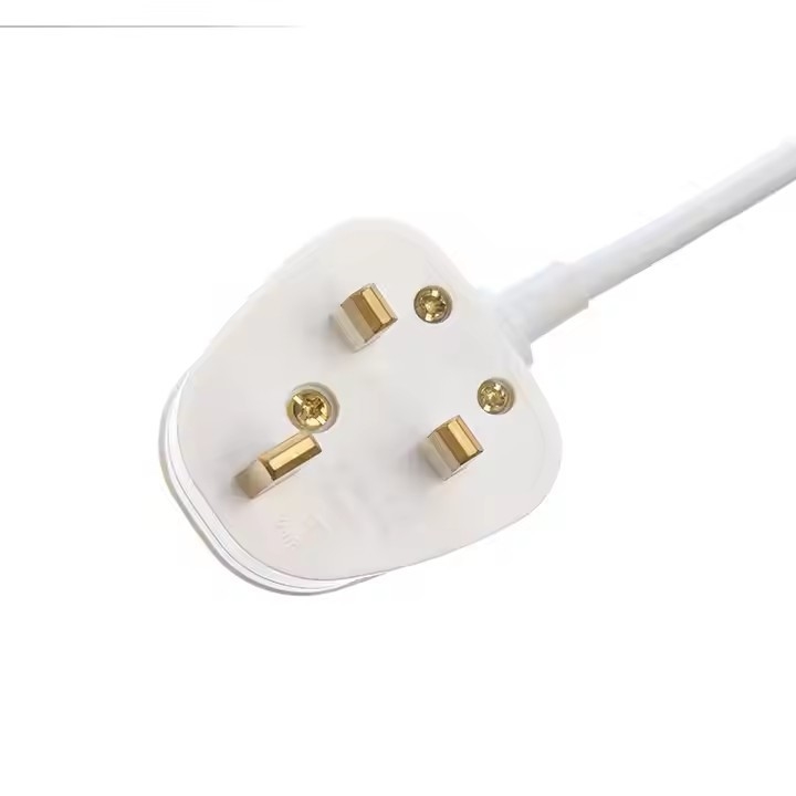 UK BS Approval C13 C14 Power Cord 3 Pin Bs Plug C13 Connector Ce7/7 Z 1,5m 2m H05vv-F Kablem zasilania komputera