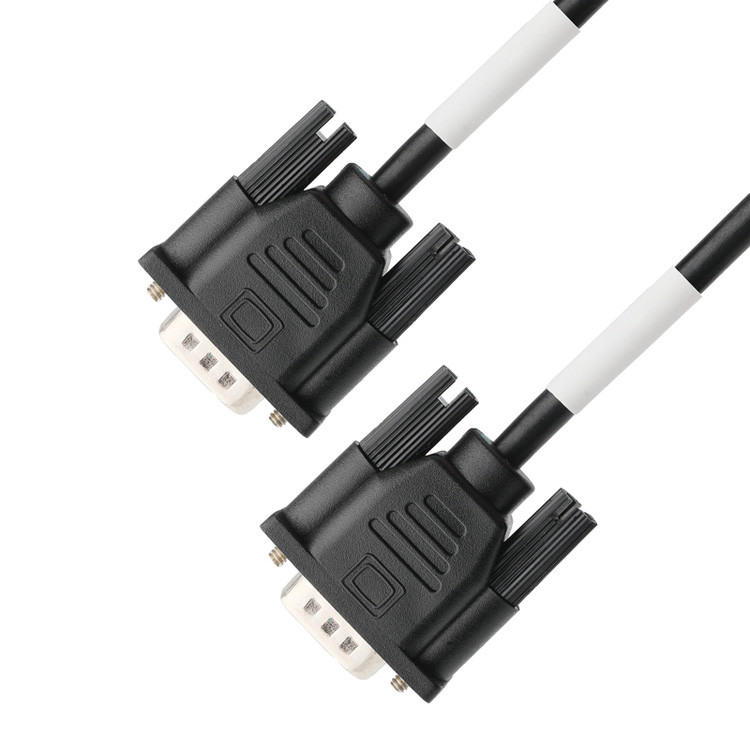D-SUB-9Pin Male Connector z typem lutownicy, białym gumowym rdzeniem i niklowaną powłoką do D-SUB-9Pin female connector